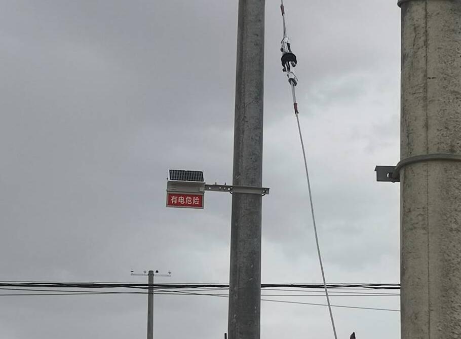 甘肅電力安裝防外破警示牌，為電力防護增添“保護傘”